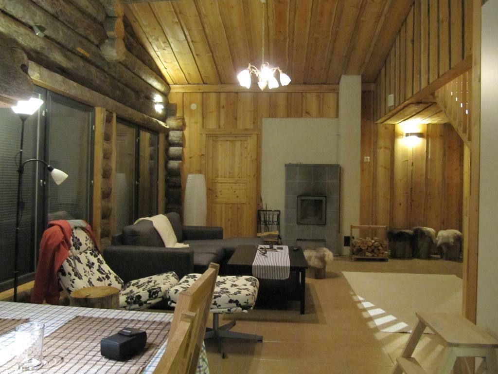 קולארי Revontuli Cottage חדר תמונה